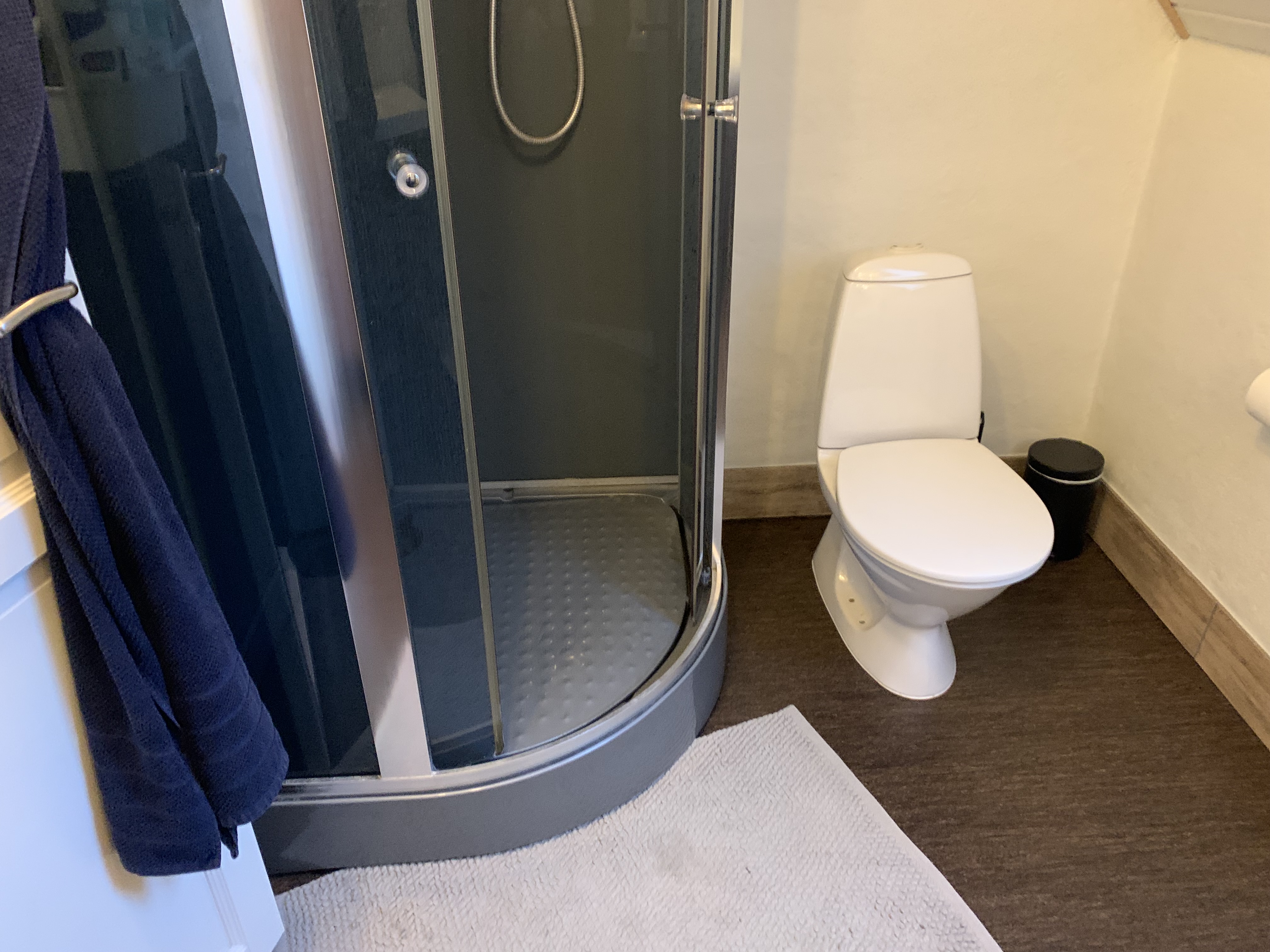 badeværelse med toilet 2